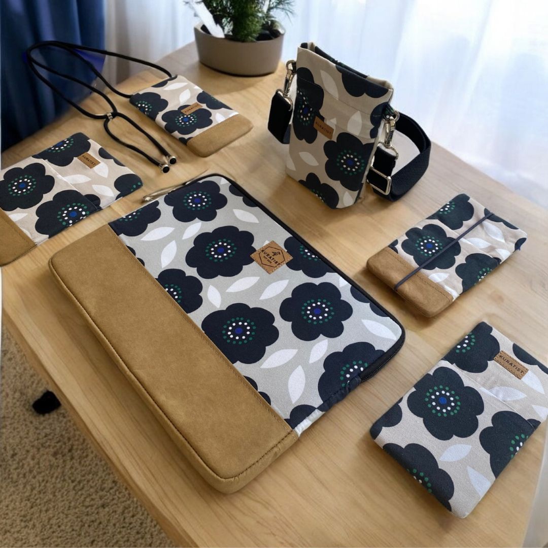 HUUS Laptophülle mit Print - Laptoptaschen - Midnight Bloom Paper - Kuratist