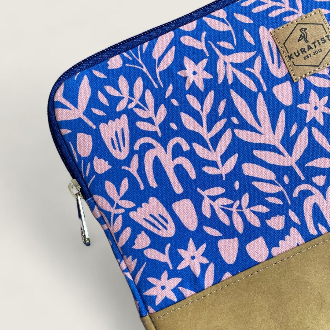 HUUS Laptophülle mit Print - Laptoptaschen - Blooming Bliss Paper - Kuratist