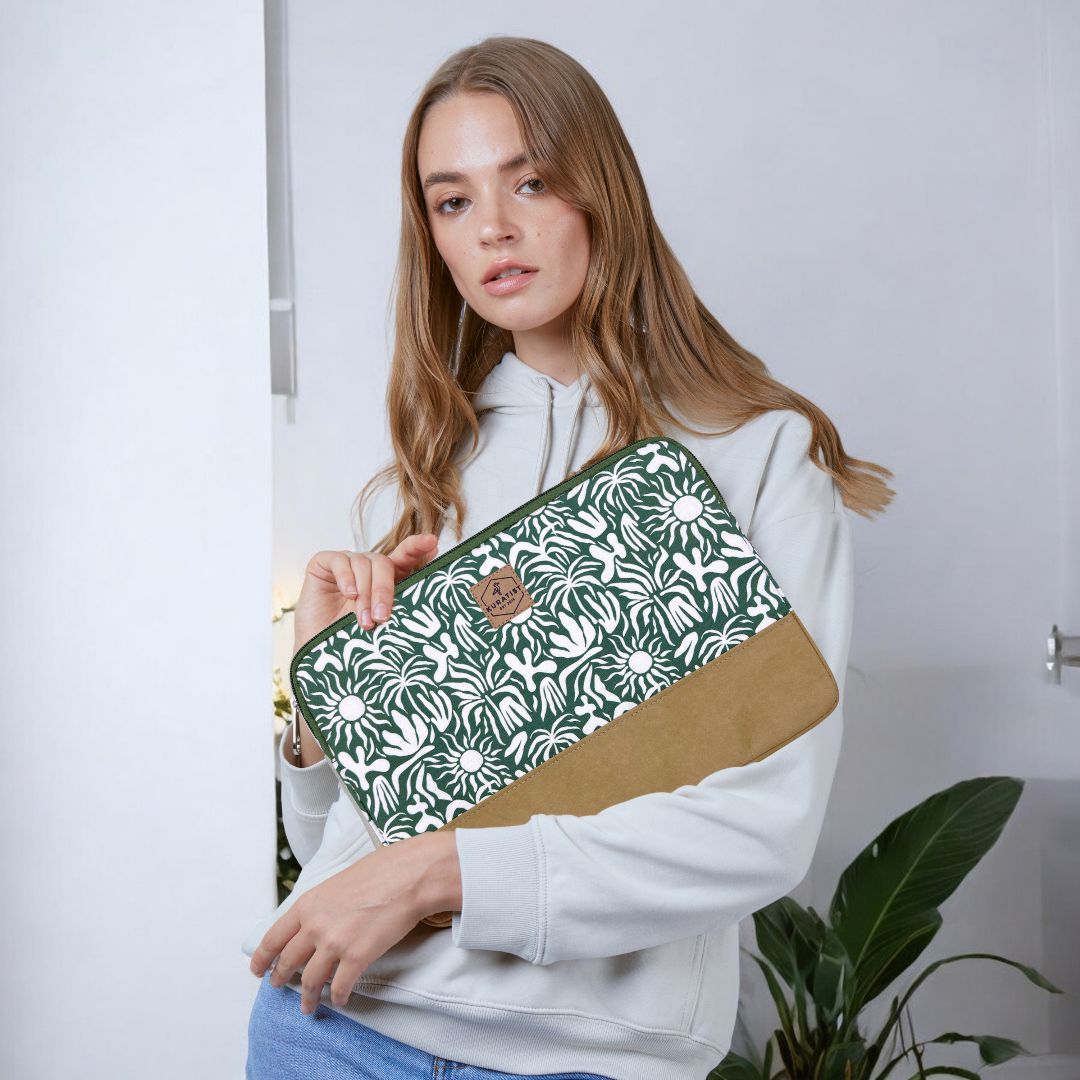 HUUS Laptophülle mit Print - Laptoptaschen - Botanic Escape Paper - Kuratist