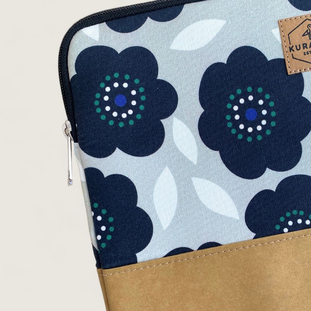 HUUS Laptophülle mit Print - Laptoptaschen - Midnight Bloom Paper - Kuratist