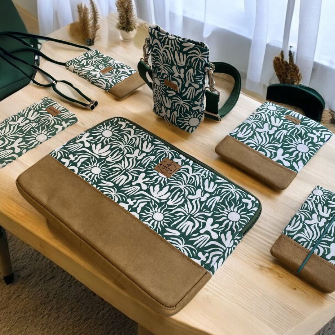 HUUS Laptophülle mit Print - Laptoptaschen - Botanic Escape Paper - Kuratist